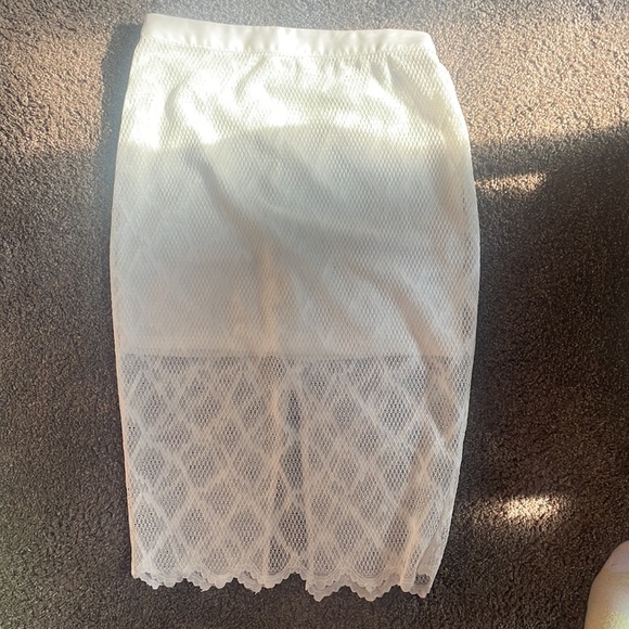 White Two Piece - Picture 2 of 2